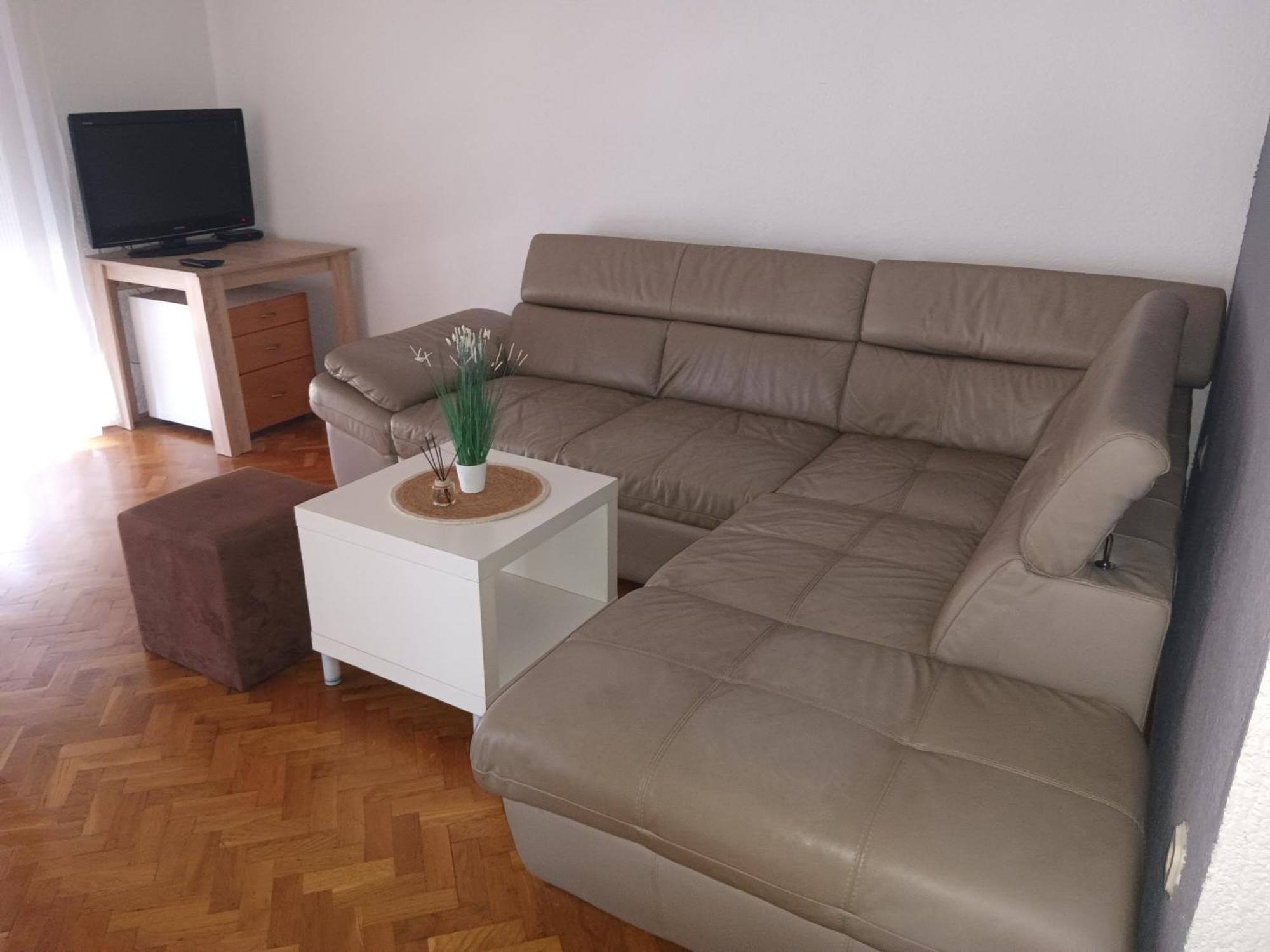 Apartamento Matea Gospić Exterior foto